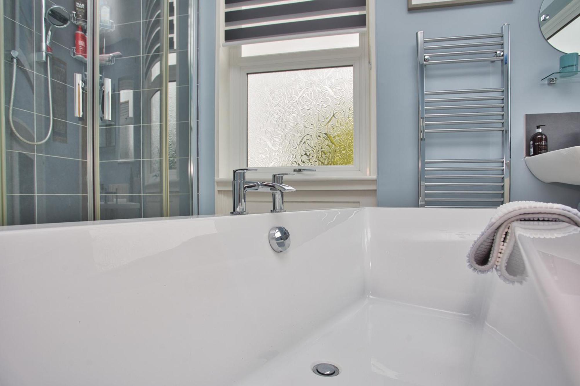 Spacious Seaside Escape In The Heart Of Deal, 4 Mins From The Beach Esterno foto